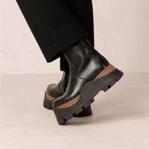 Alohas Sapphire Nutty Leather Ankle Boot Black Leather 37